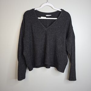 Time and tru heathered grey slightly cropped long sleeve vneck top sz xl